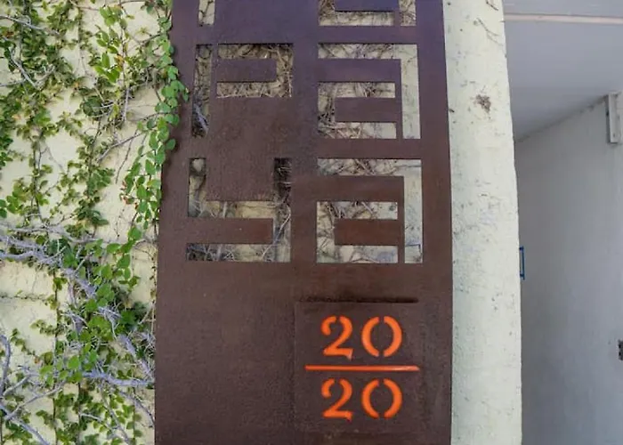 Papaya 20 Super Ph 2 Bedroom With Private Rooftop - Jacuzzi *