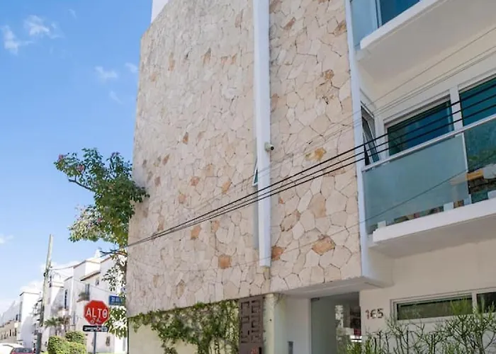 Papaya 20 Super Ph 2 Bedroom With Private Rooftop - Jacuzzi Apartment *